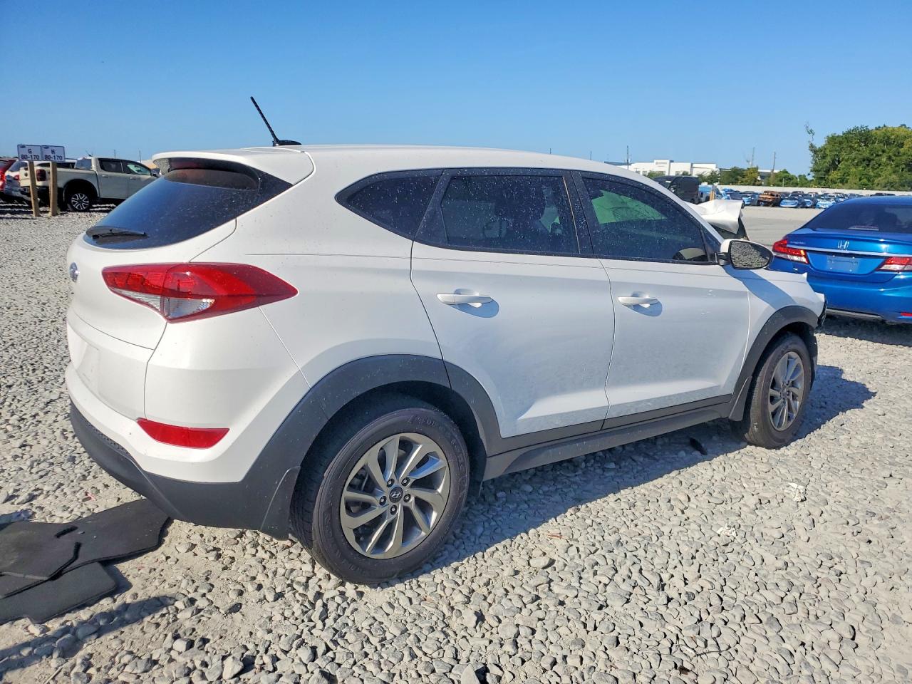 2017 HYUNDAI TUCSON SE — снимка 3