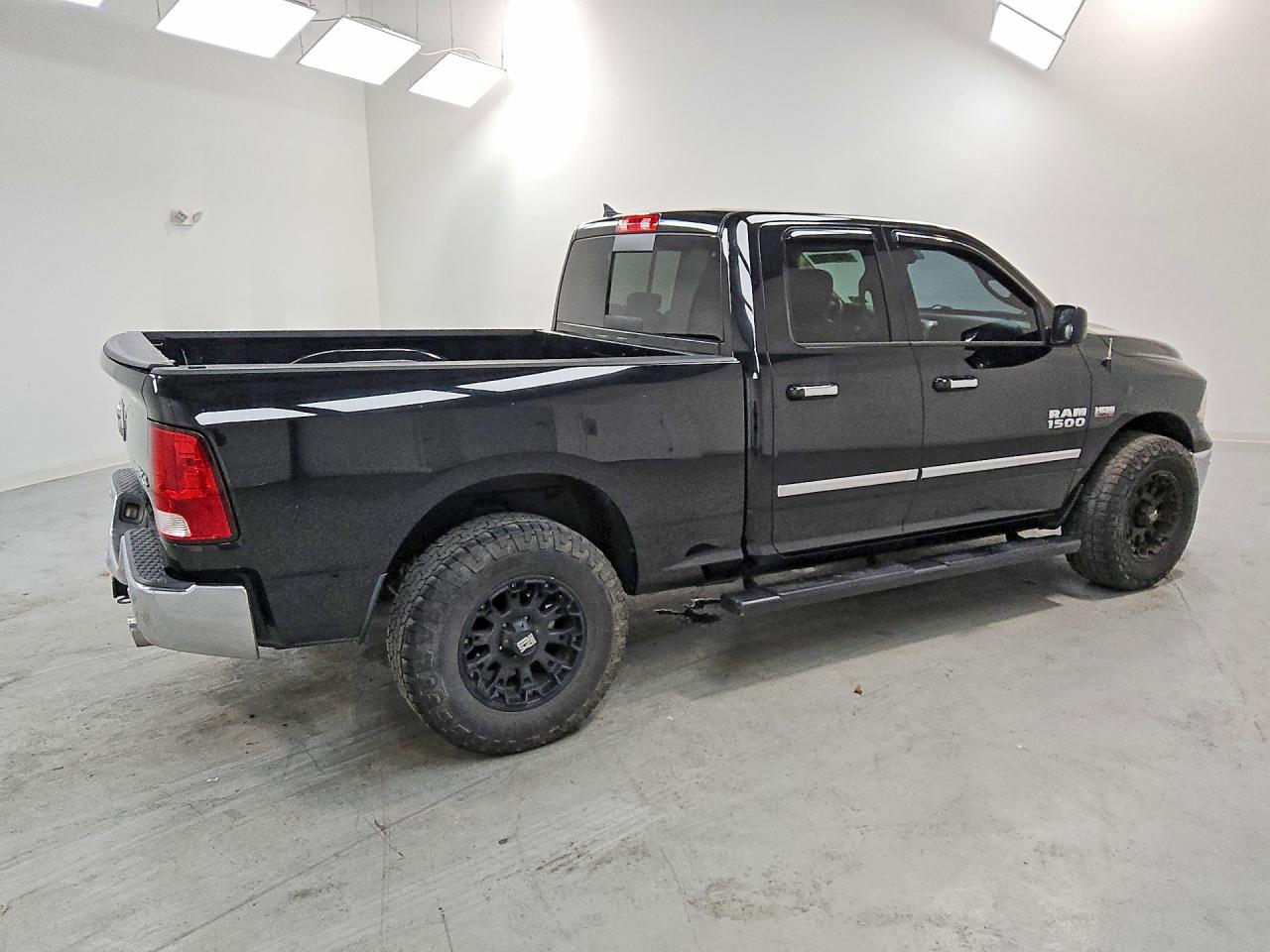 2015 RAM 1500 SLT — снимка 3