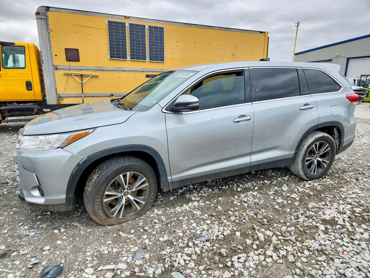 2019 TOYOTA HIGHLANDER LE