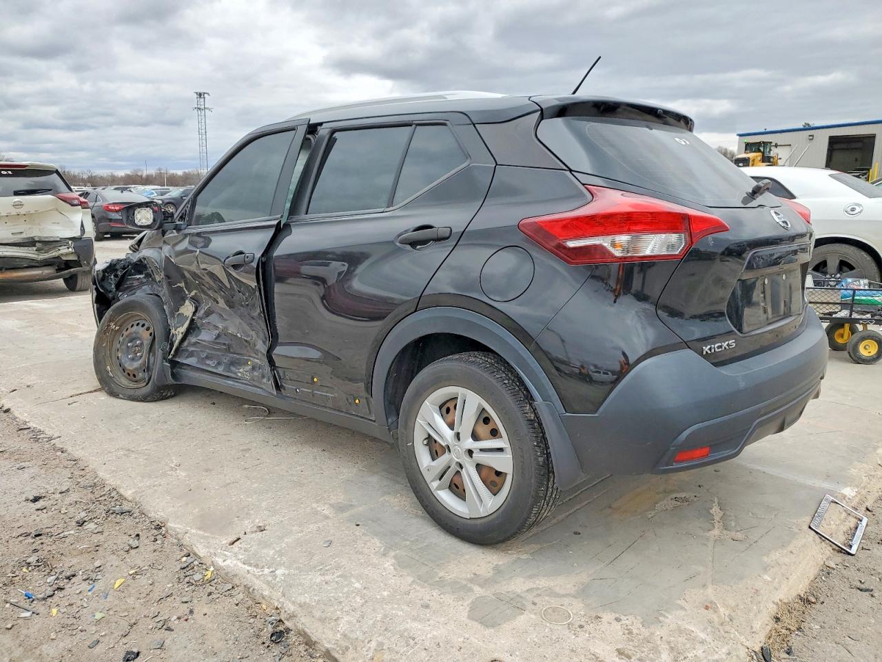 2018 NISSAN KICKS S — снимка 2