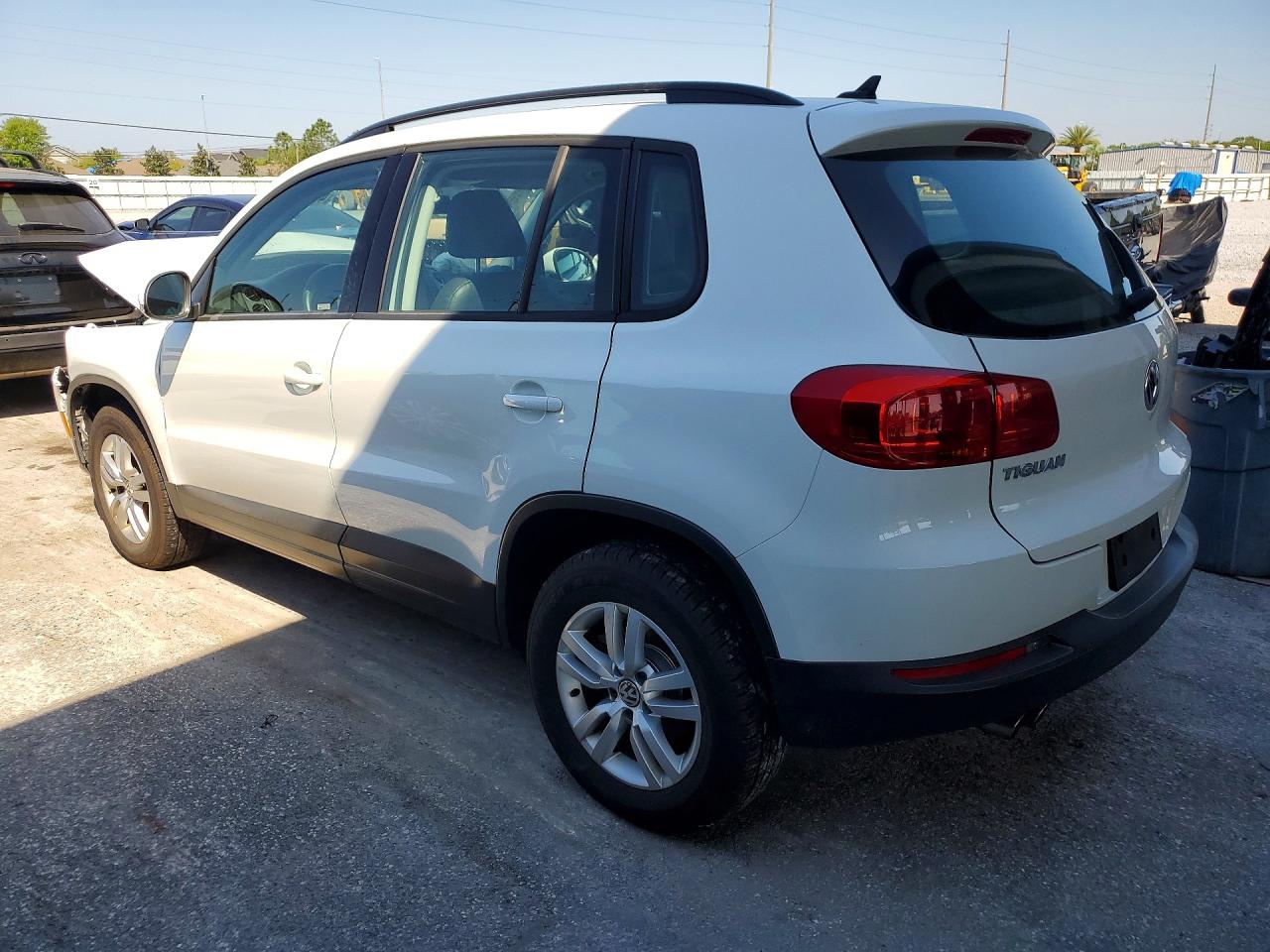 2017 VOLKSWAGEN TIGUAN S — снимка 2
