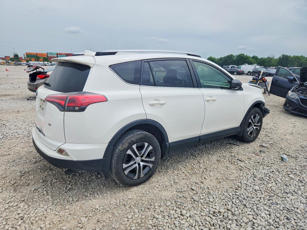 2017 TOYOTA RAV4 LE — снимка 3