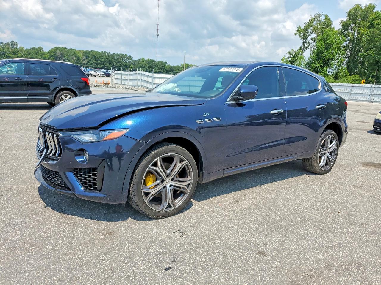 2022 MASERATI LEVANTE BASE