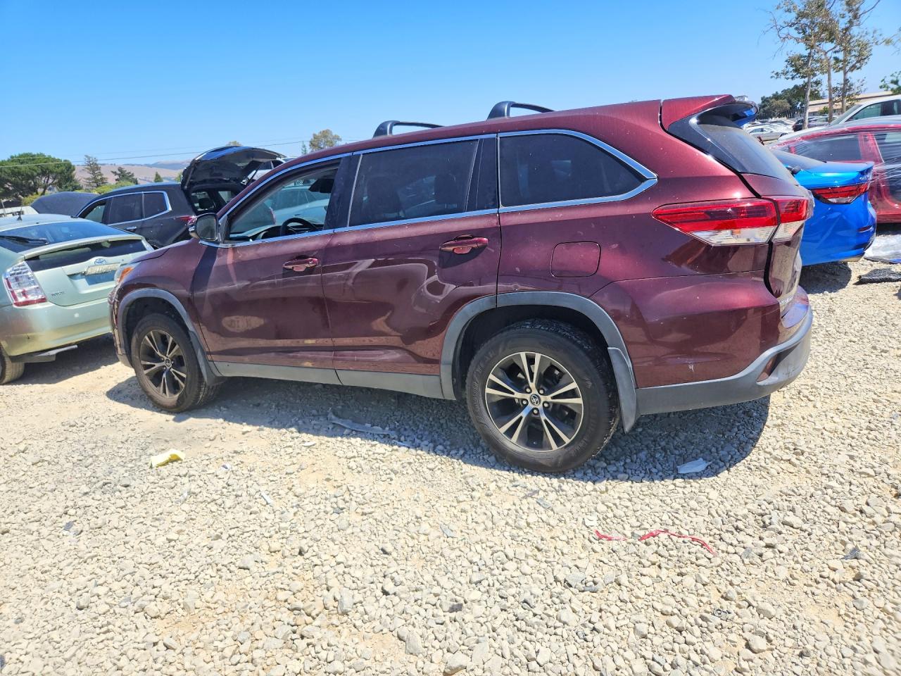 2019 TOYOTA HIGHLANDER LE — снимка 2