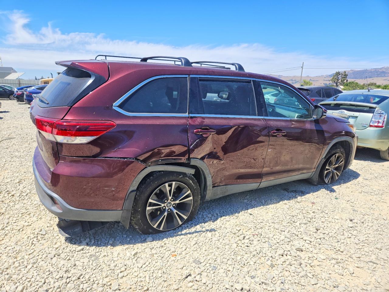 2019 TOYOTA HIGHLANDER LE — снимка 3