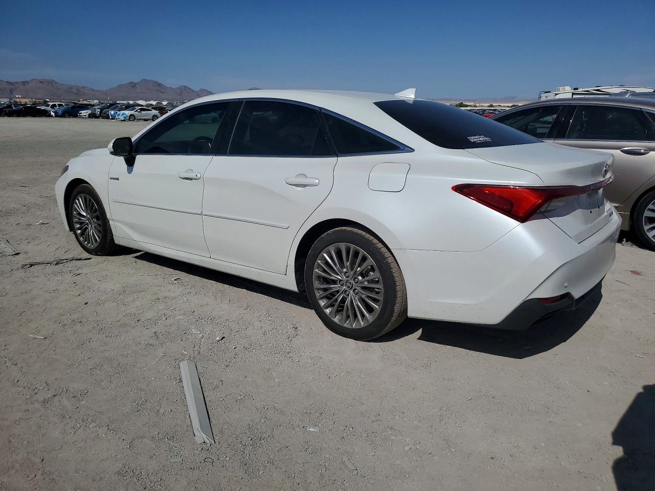 2020 TOYOTA AVALON LIMITED — снимка 2