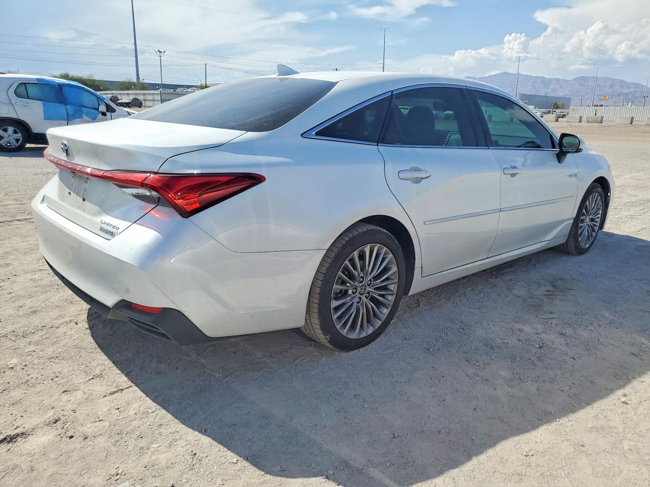 2020 TOYOTA AVALON LIMITED — снимка 3