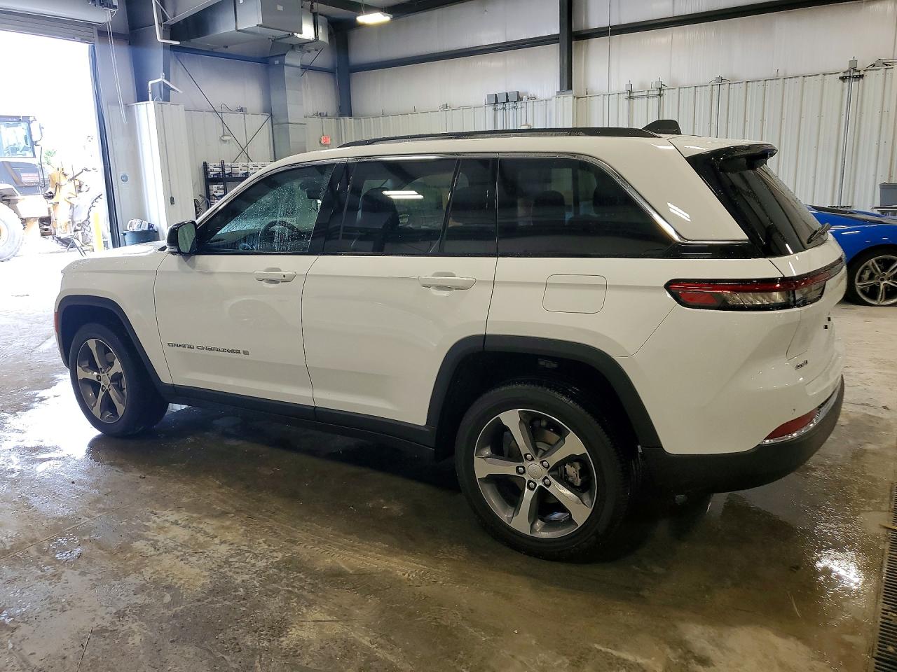 2023 JEEP GRAND CHEROKEE LIMITED — снимка 2