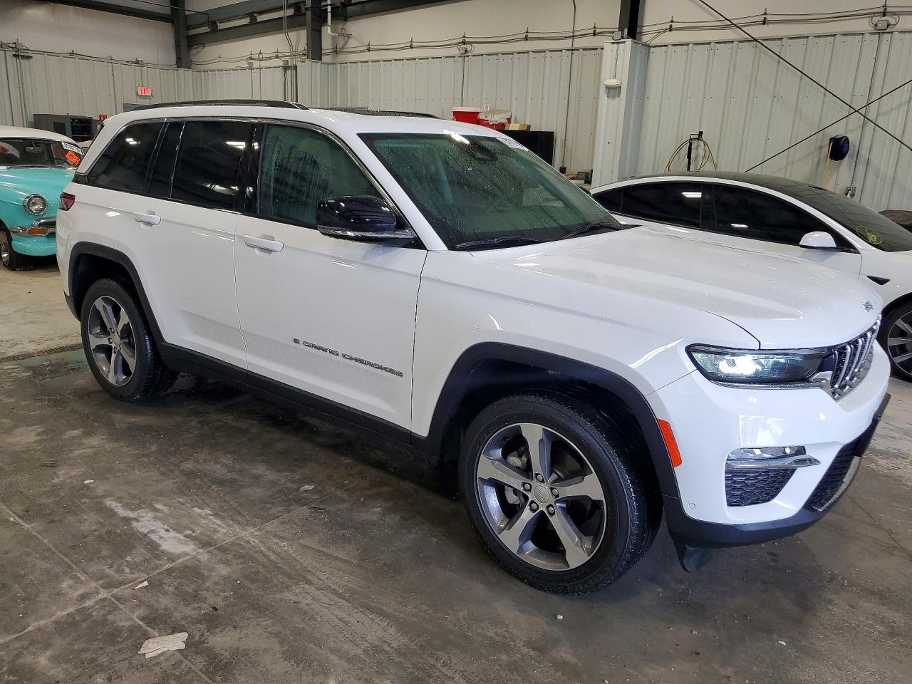 2023 JEEP GRAND CHEROKEE LIMITED — снимка 4