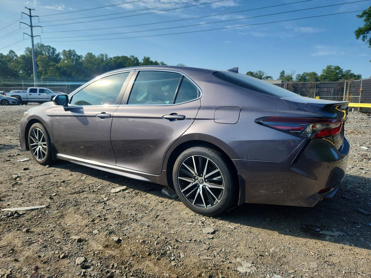 2022 TOYOTA CAMRY HYBRID SE — снимка 2