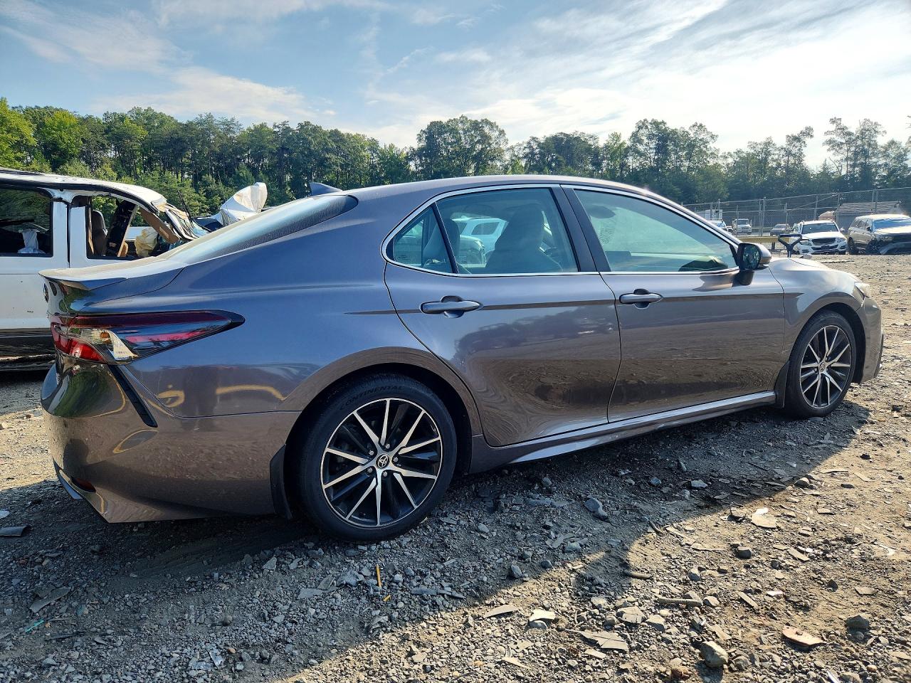 2022 TOYOTA CAMRY HYBRID SE — снимка 3