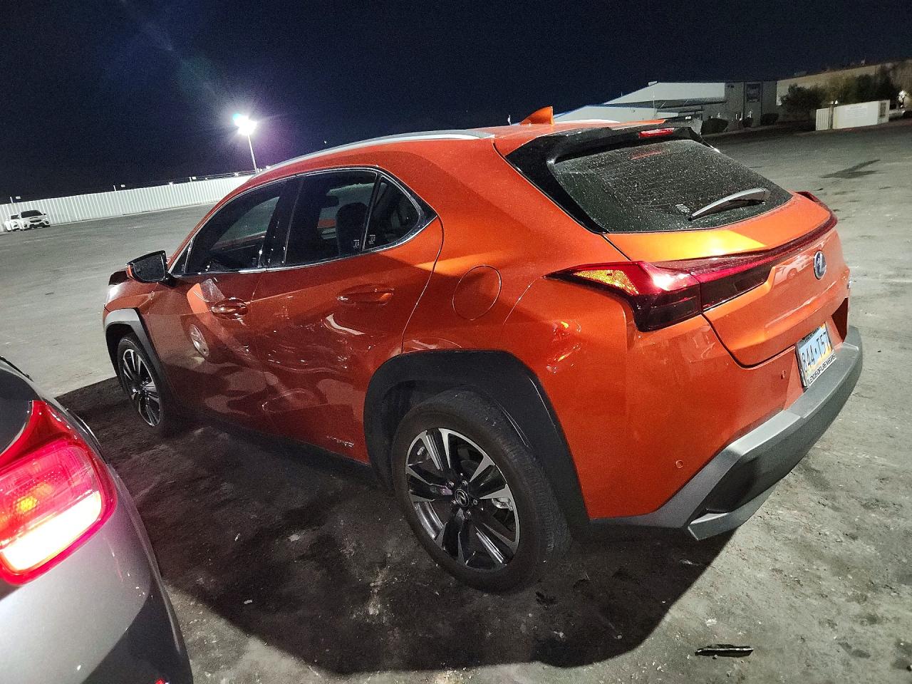2022 LEXUS UX 250H BASE — снимка 2
