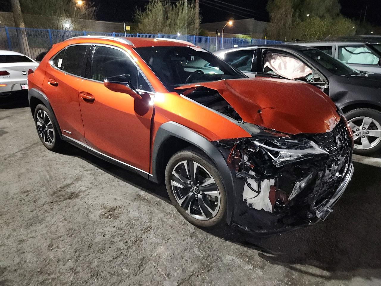 2022 LEXUS UX 250H BASE — снимка 4