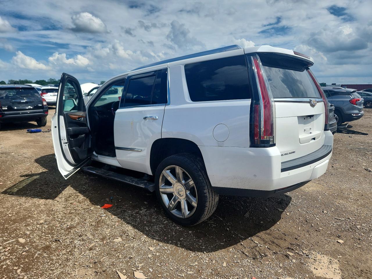 2017 CADILLAC ESCALADE PREMIUM LUXURY — снимка 2