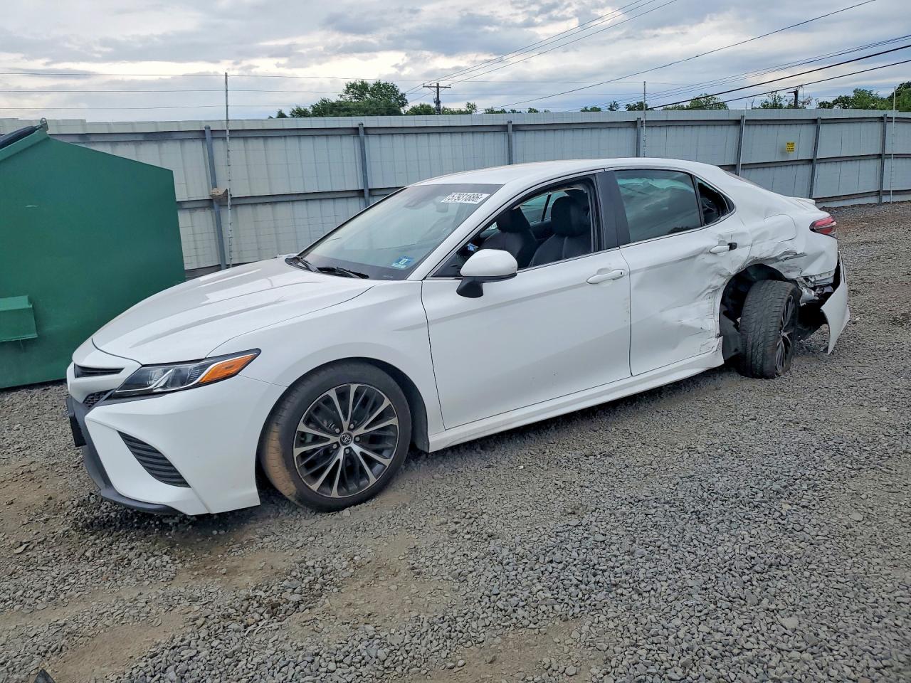 2018 TOYOTA CAMRY