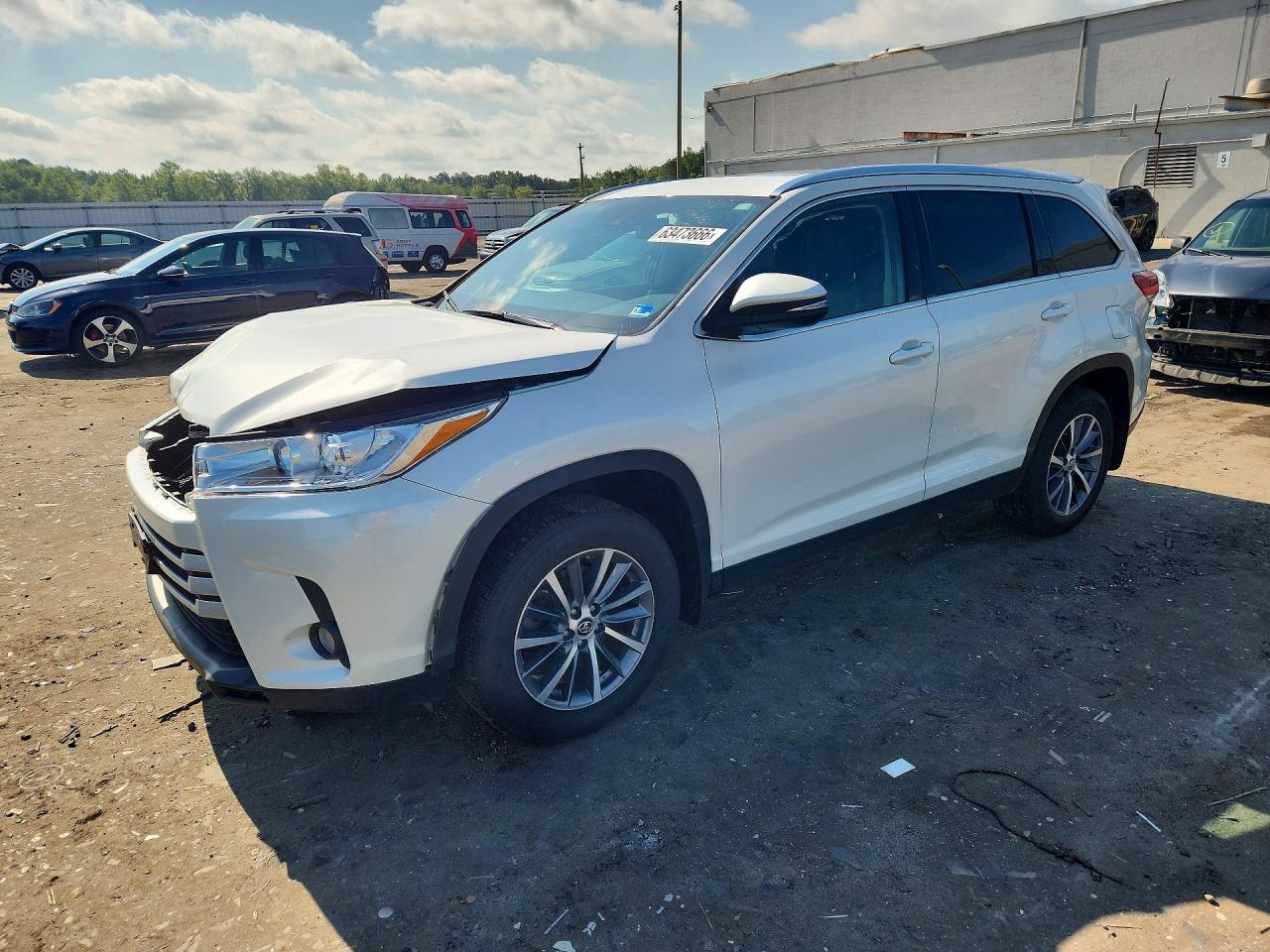 2019 TOYOTA HIGHLANDER XLE