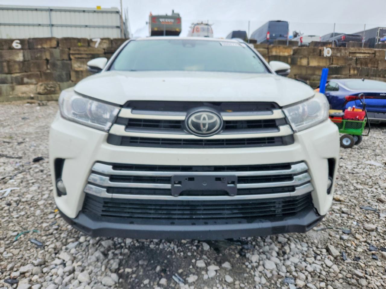 2017 TOYOTA HIGHLANDER LIMITED — снимка 5