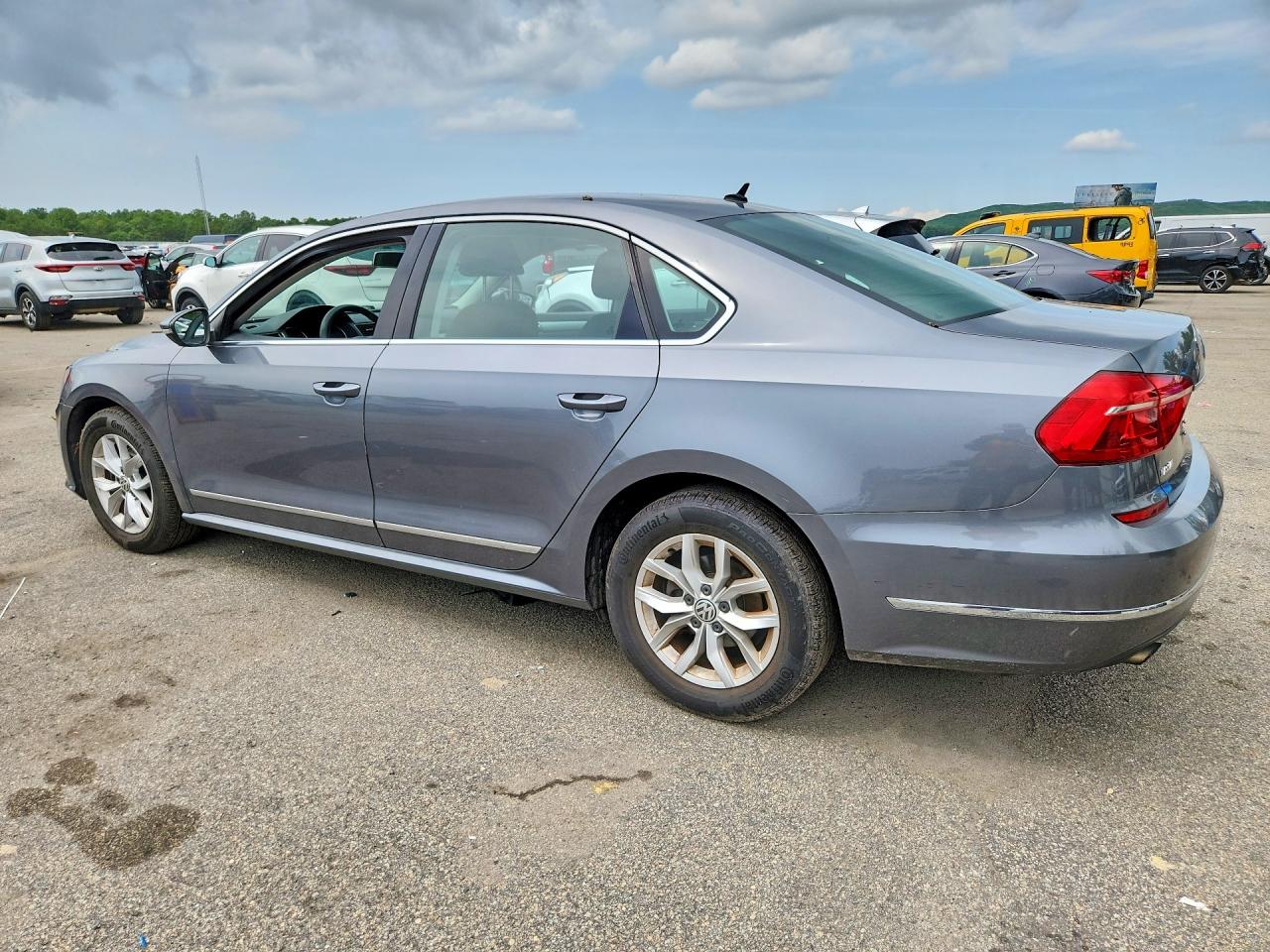 2016 VOLKSWAGEN PASSAT S — снимка 2