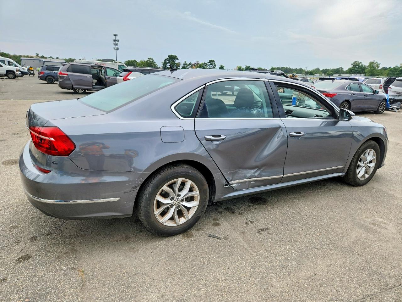 2016 VOLKSWAGEN PASSAT S — снимка 3
