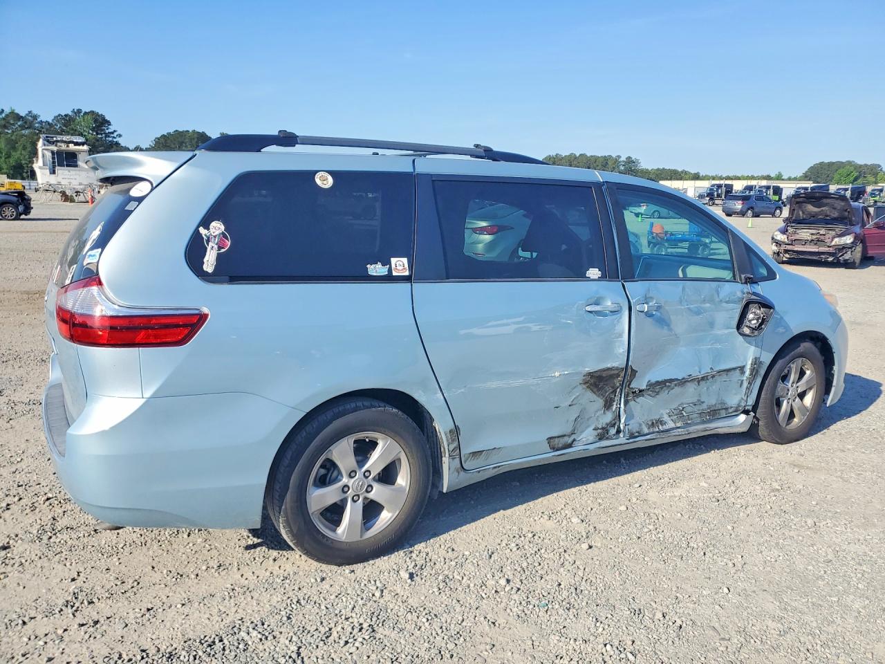 2016 TOYOTA SIENNA LE 8-PASSENGER — снимка 3