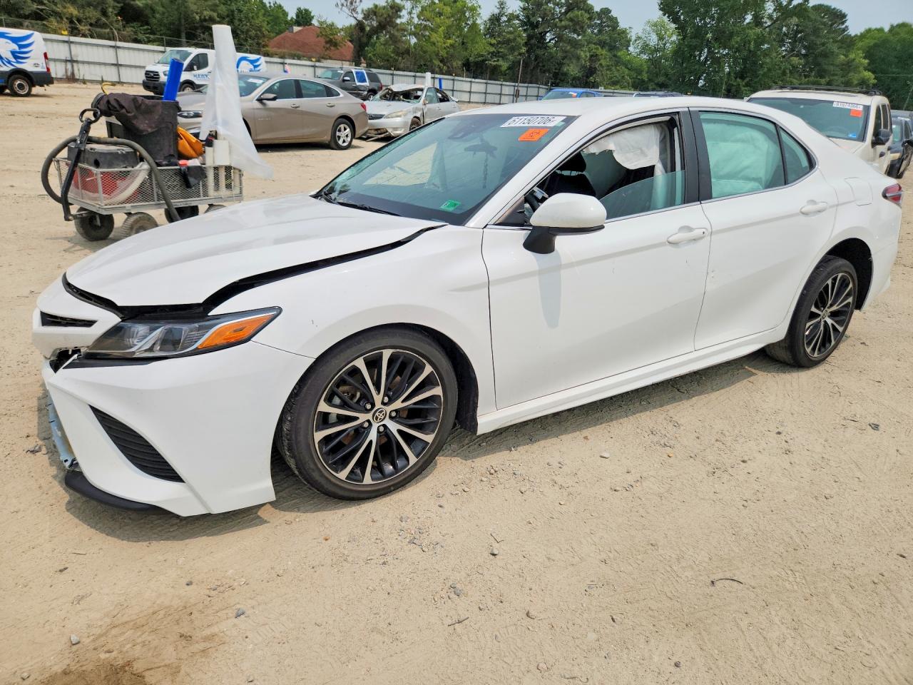 2020 TOYOTA CAMRY SE