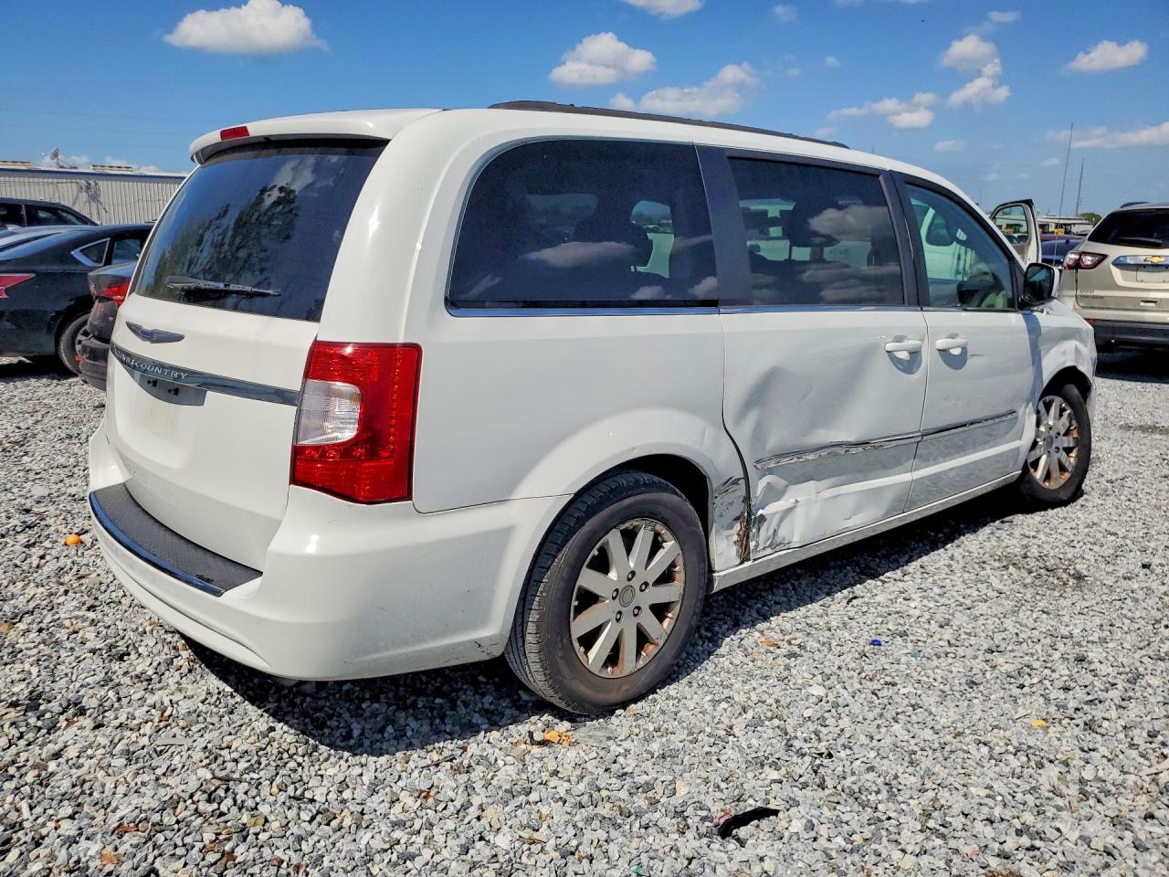 2016 CHRYSLER TOWN & COUNTRY TOURING — снимка 3