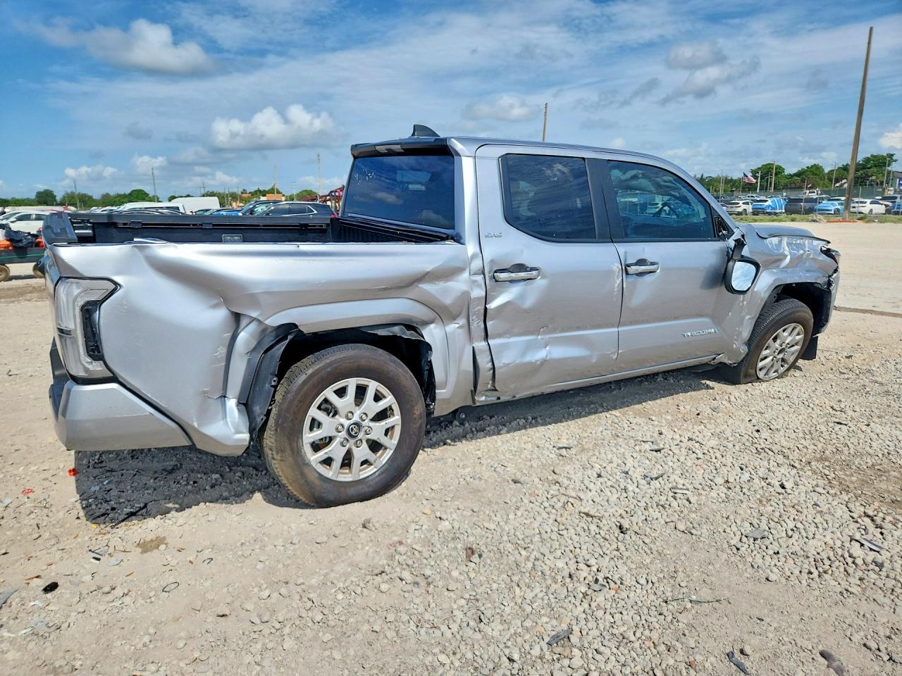 2025 TOYOTA TACOMA SR5 — снимка 3