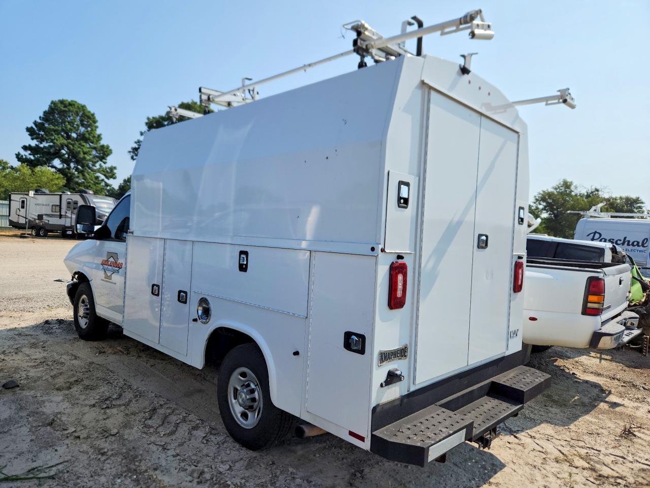 2021 CHEVROLET EXPRESS G3500 — снимка 2