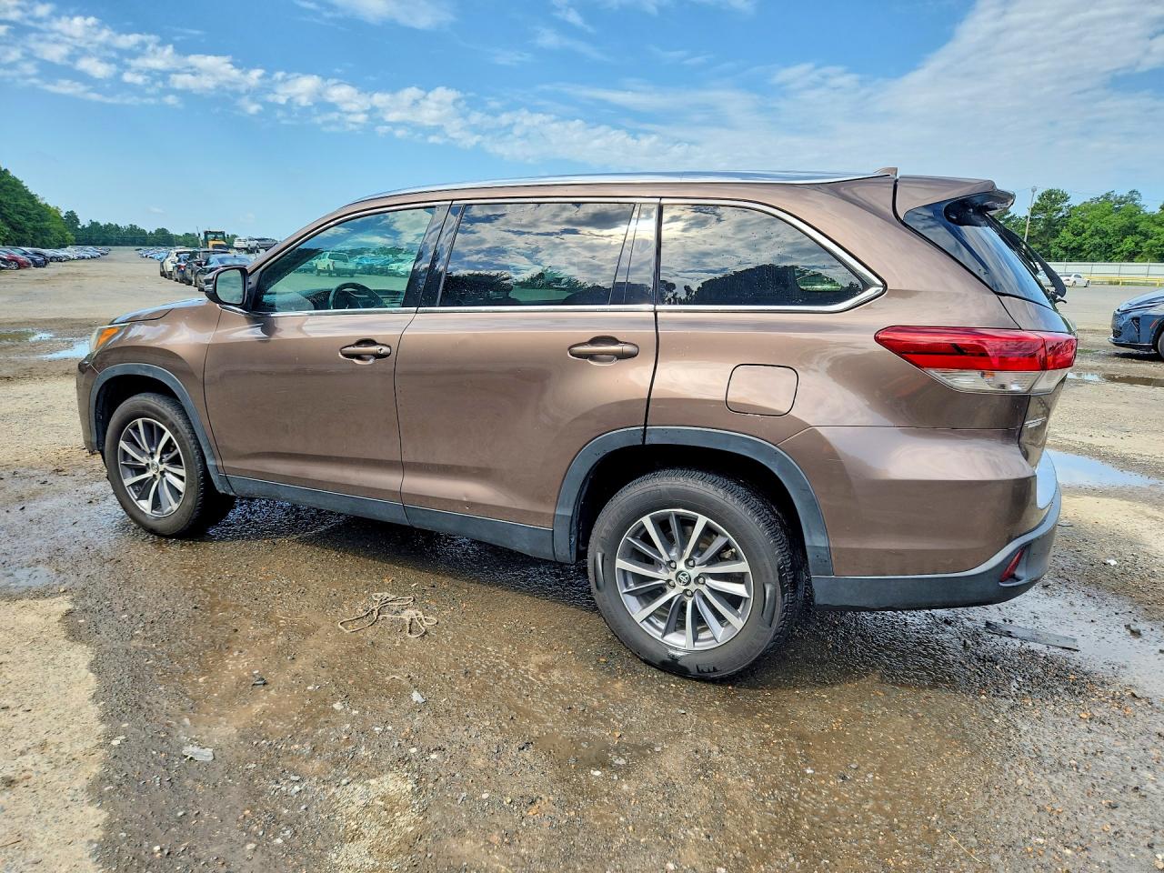 2019 TOYOTA HIGHLANDER XLE — снимка 2