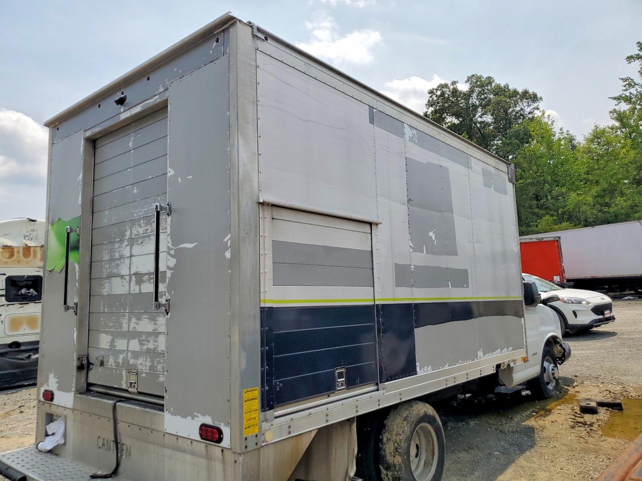 2017 CHEVROLET EXPRESS G4500 — снимка 3