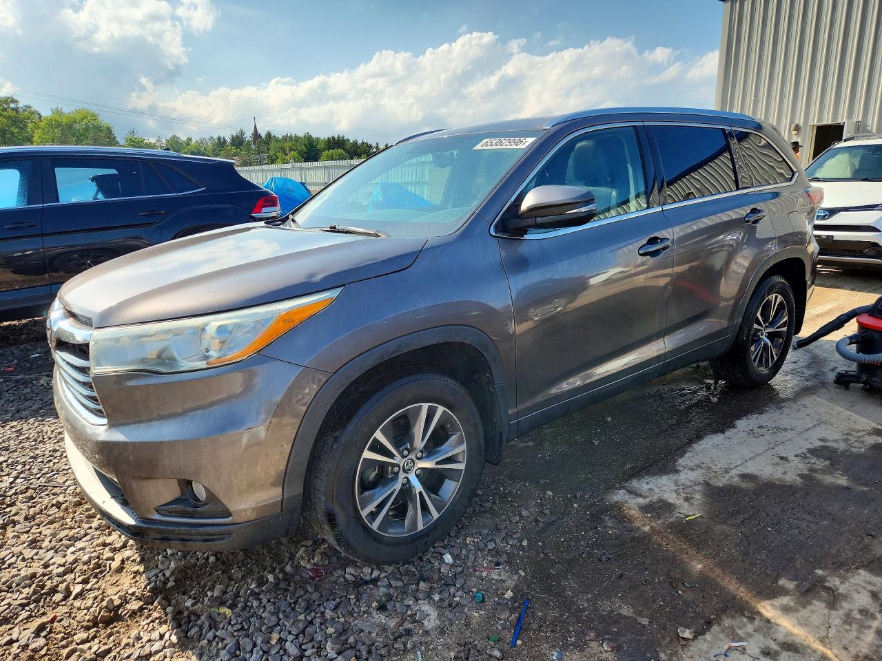 2016 TOYOTA HIGHLANDER XLE