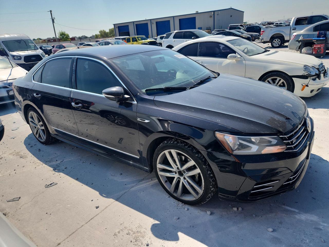 2017 VOLKSWAGEN PASSAT R-LINE — снимка 4