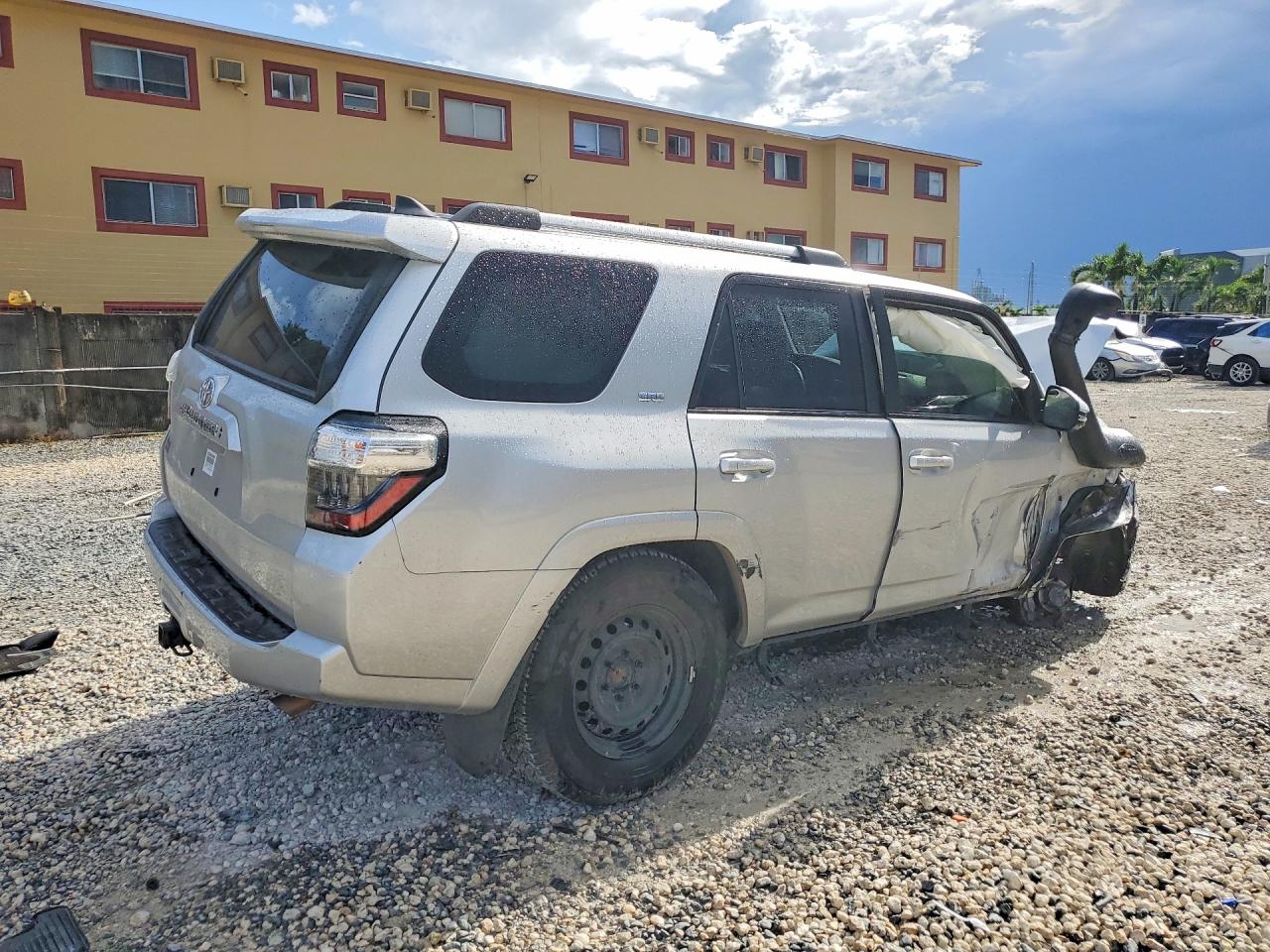 2023 TOYOTA 4RUNNER SR5 PREMIUM — снимка 3