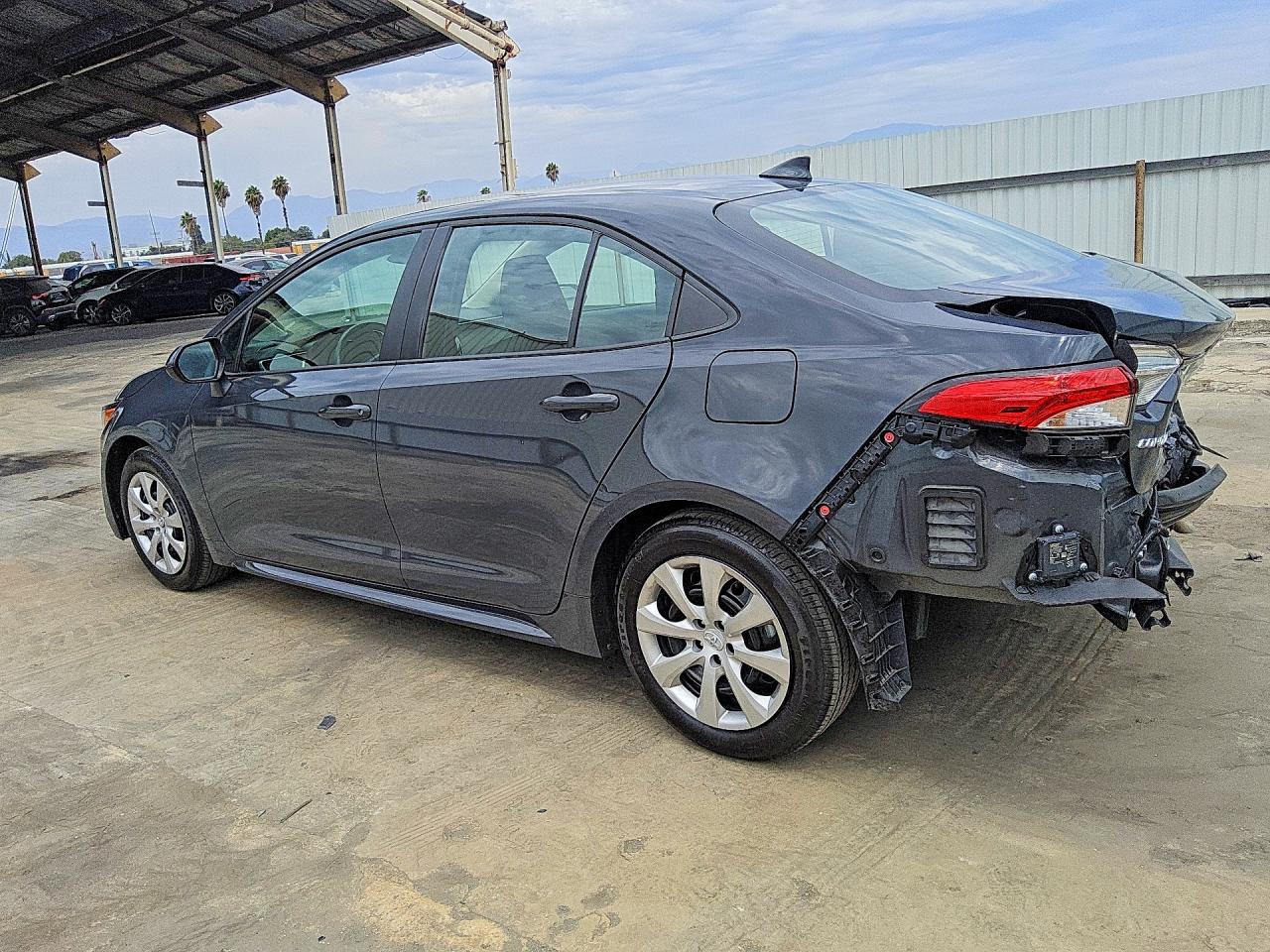 2026 TOYOTA COROLLA LE — снимка 2