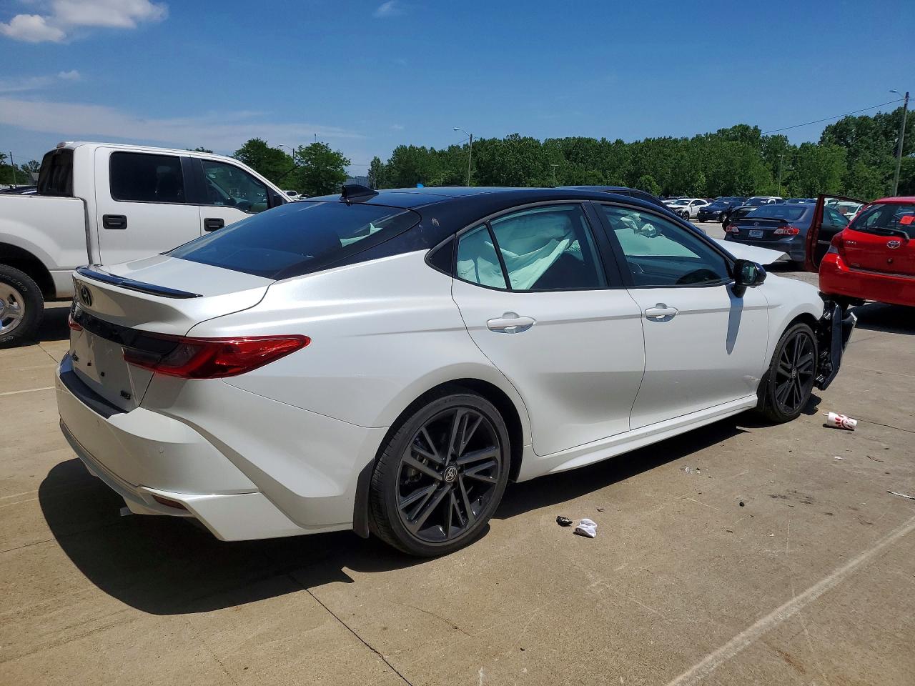 2025 TOYOTA CAMRY XSE — снимка 3