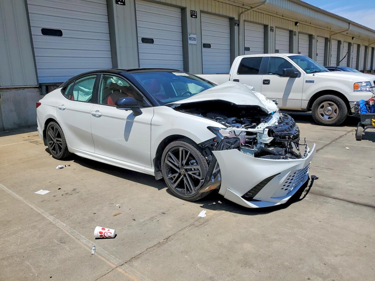 2025 TOYOTA CAMRY XSE — снимка 4
