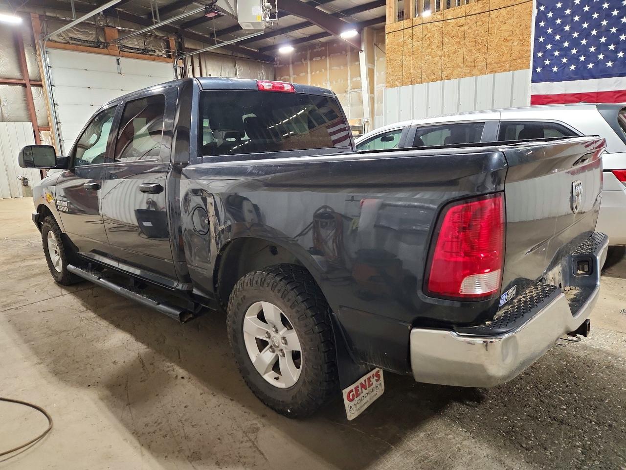 2015 RAM 1500 ST — снимка 2
