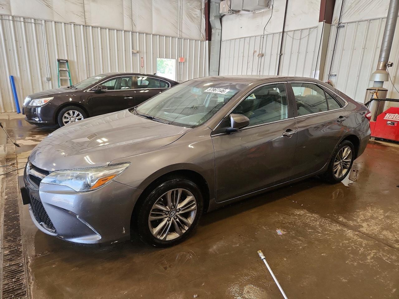 2017 TOYOTA CAMRY SE