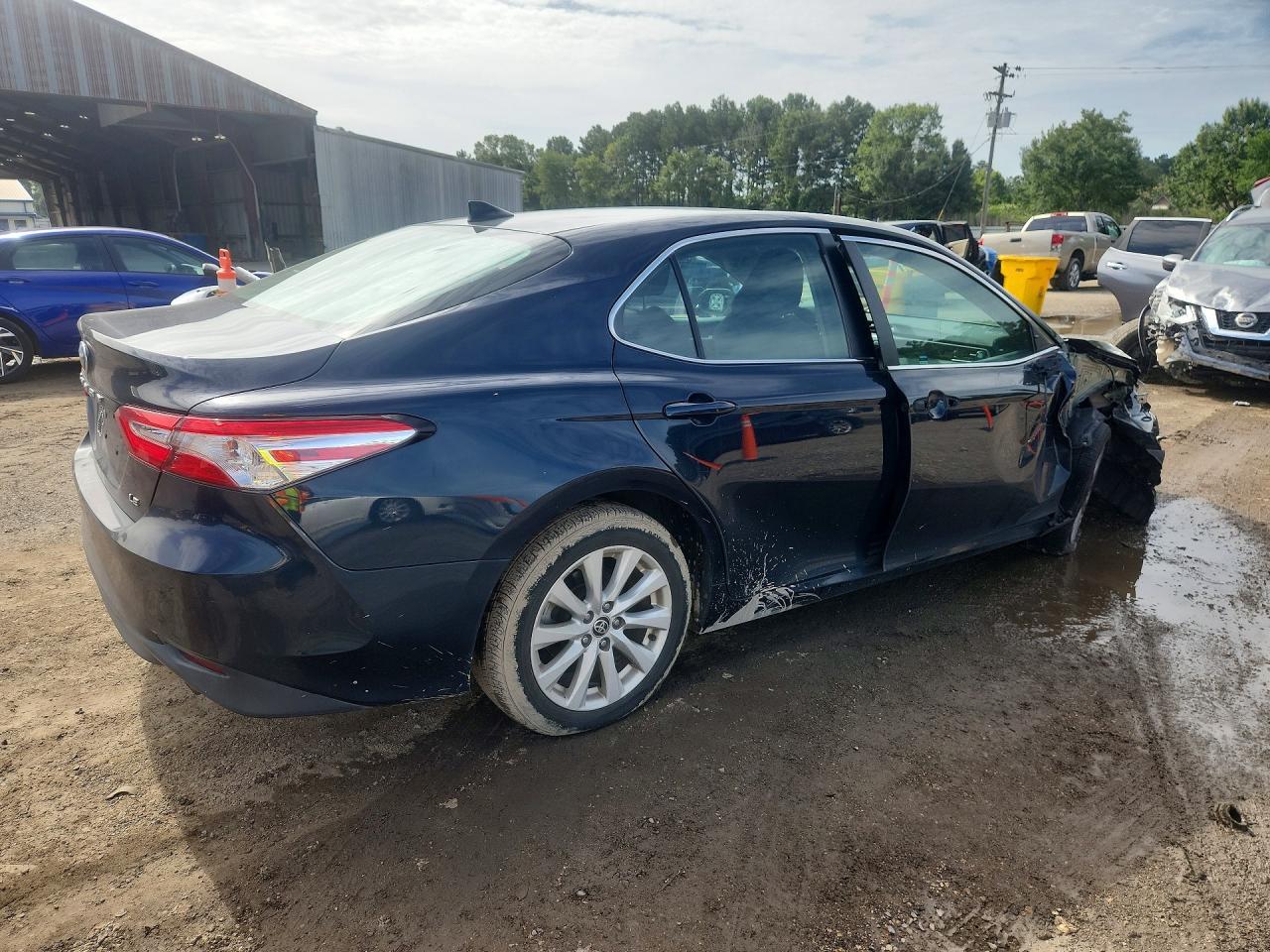 2020 TOYOTA CAMRY LE — снимка 3