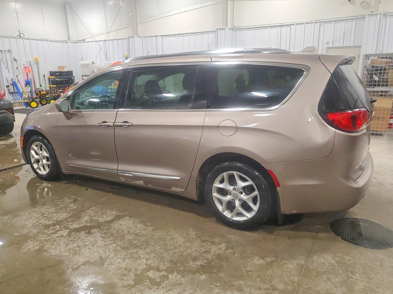 2017 CHRYSLER PACIFICA TOURING L PLUS — снимка 2