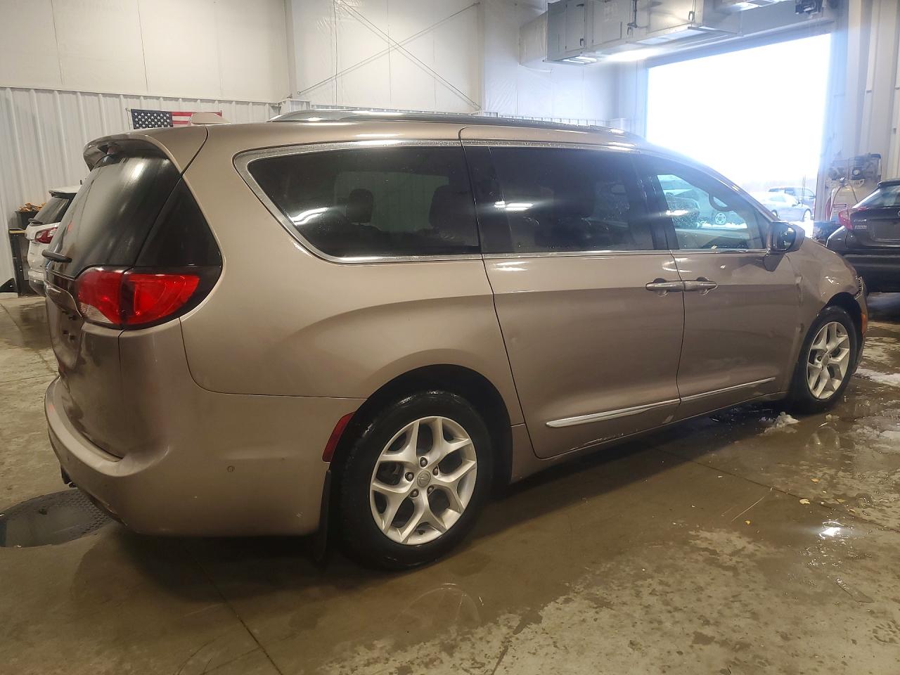 2017 CHRYSLER PACIFICA TOURING L PLUS — снимка 3