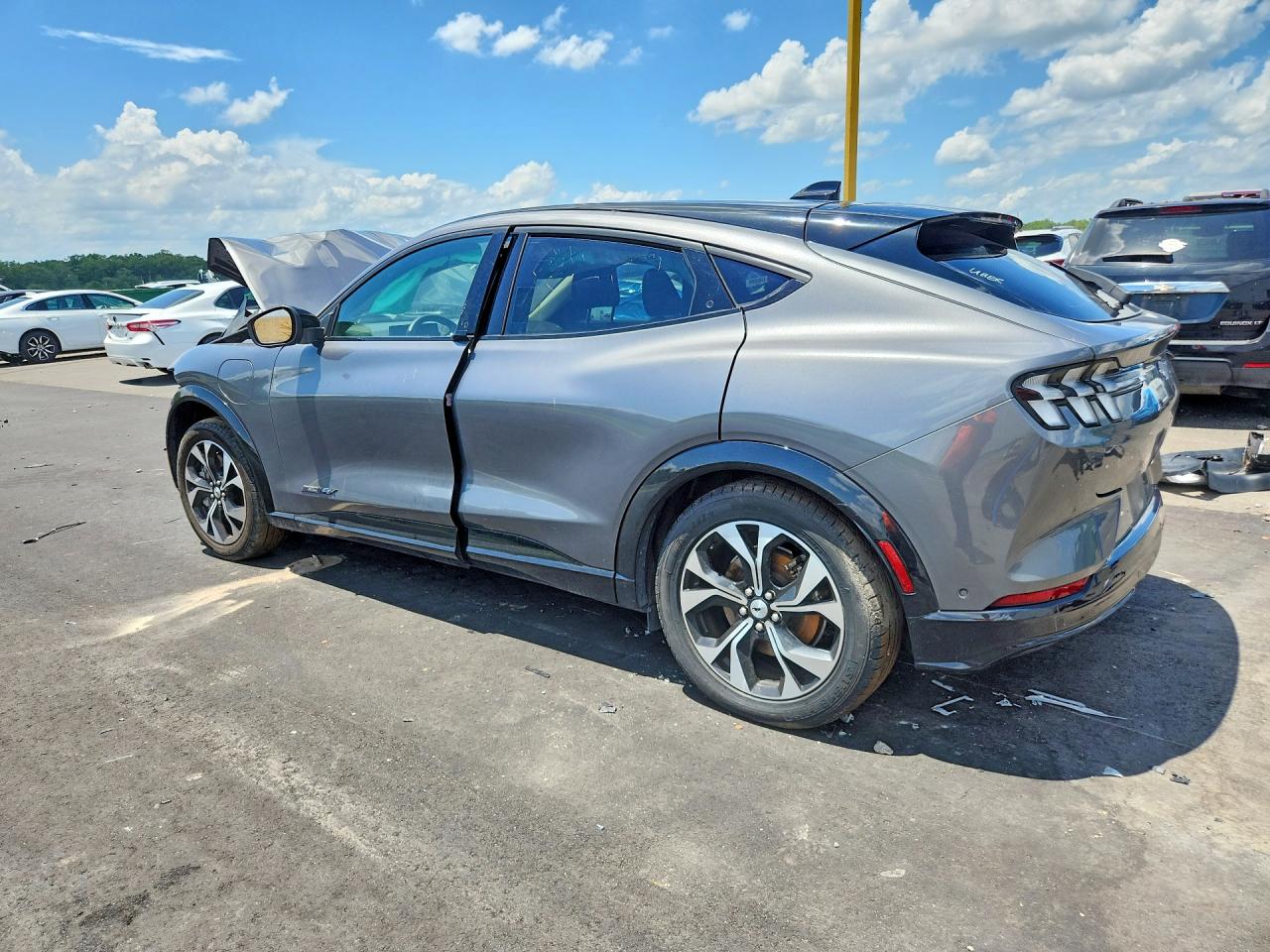 2023 FORD MUSTANG MACH-E PREMIUM — снимка 2