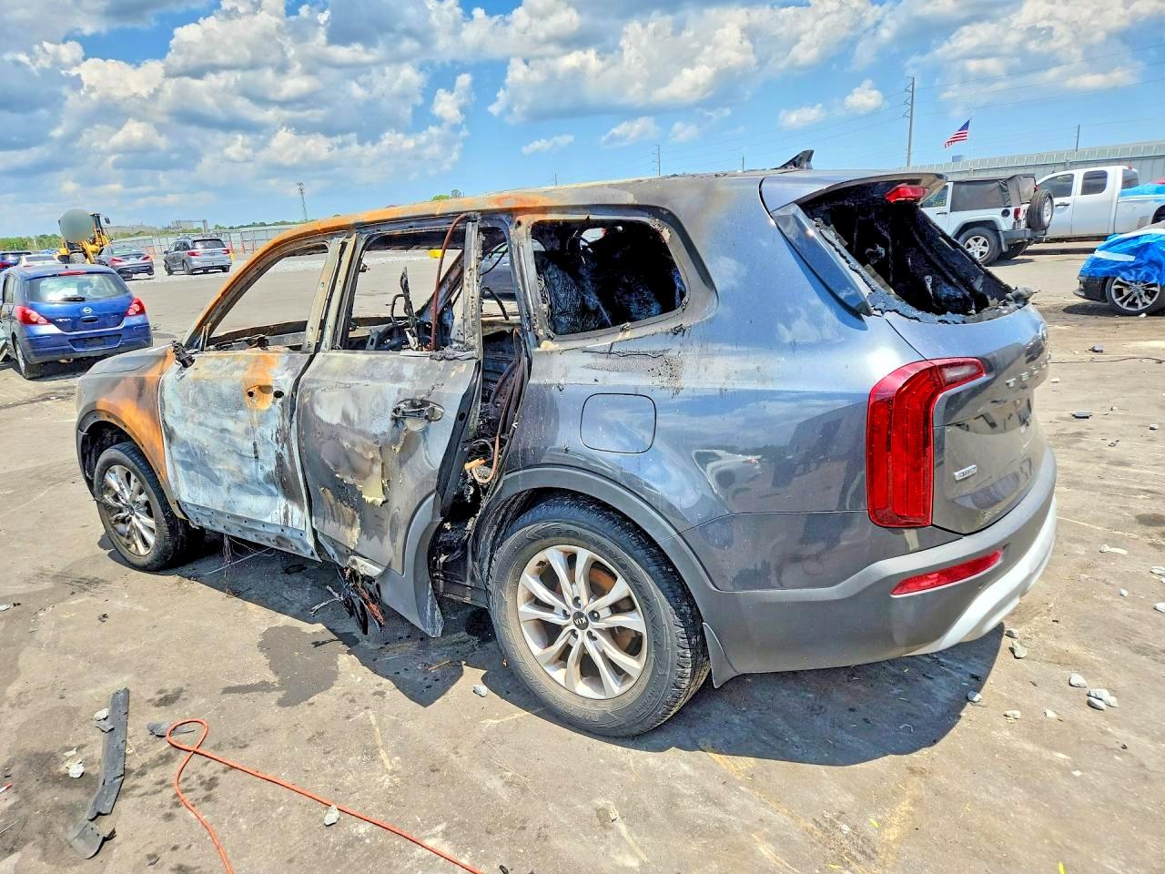 2021 KIA TELLURIDE LX — снимка 2