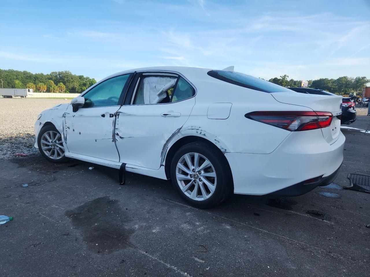 2023 TOYOTA CAMRY LE — снимка 2
