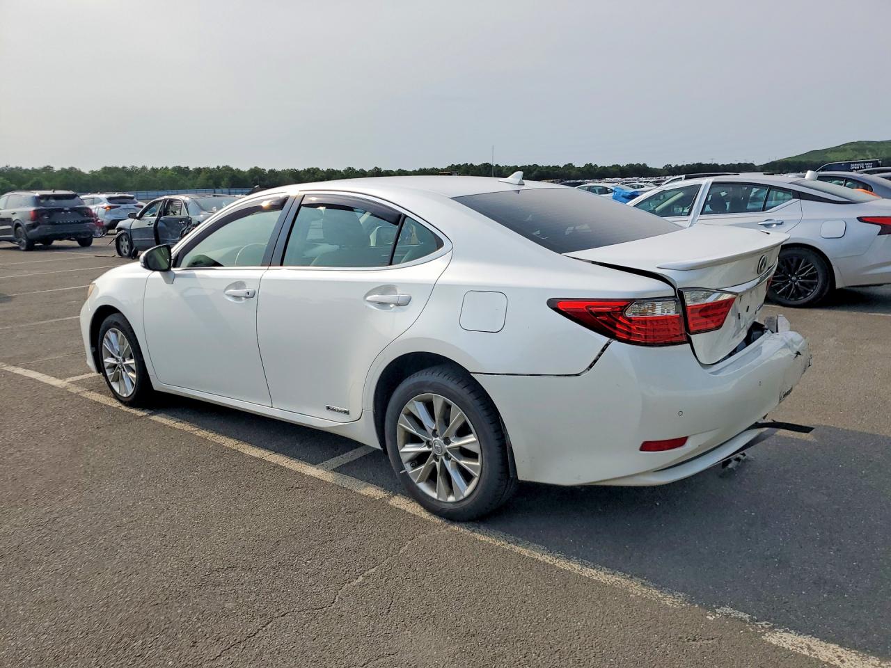 2013 LEXUS ES 300H — снимка 2