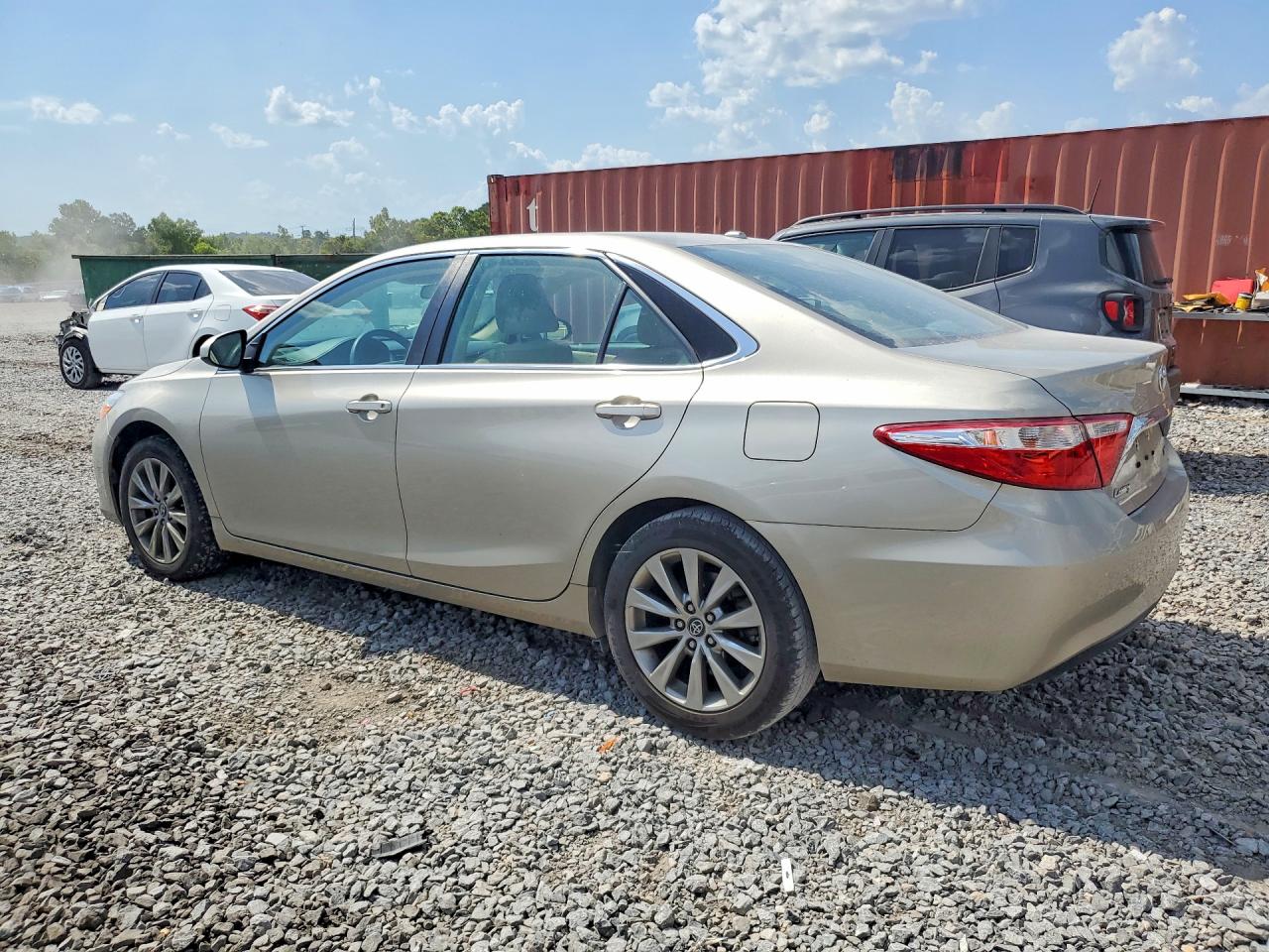 2017 TOYOTA CAMRY XLE — снимка 2
