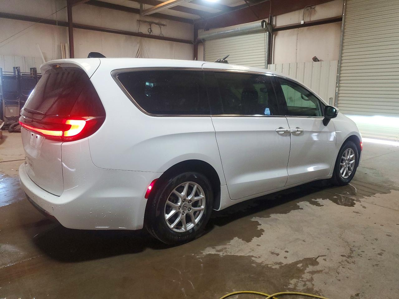 2023 CHRYSLER PACIFICA TOURING L — снимка 3