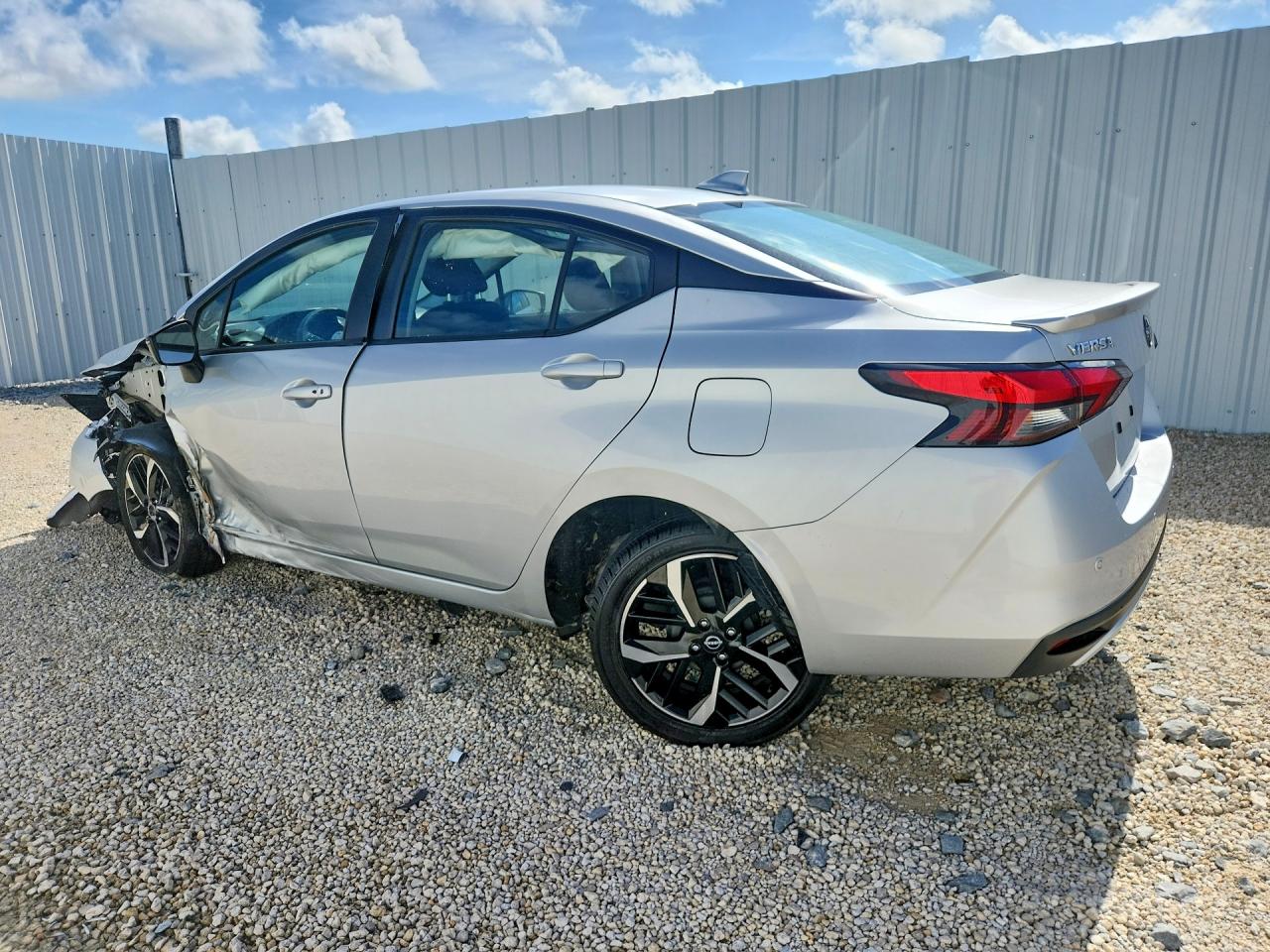 2024 NISSAN VERSA SR — снимка 2