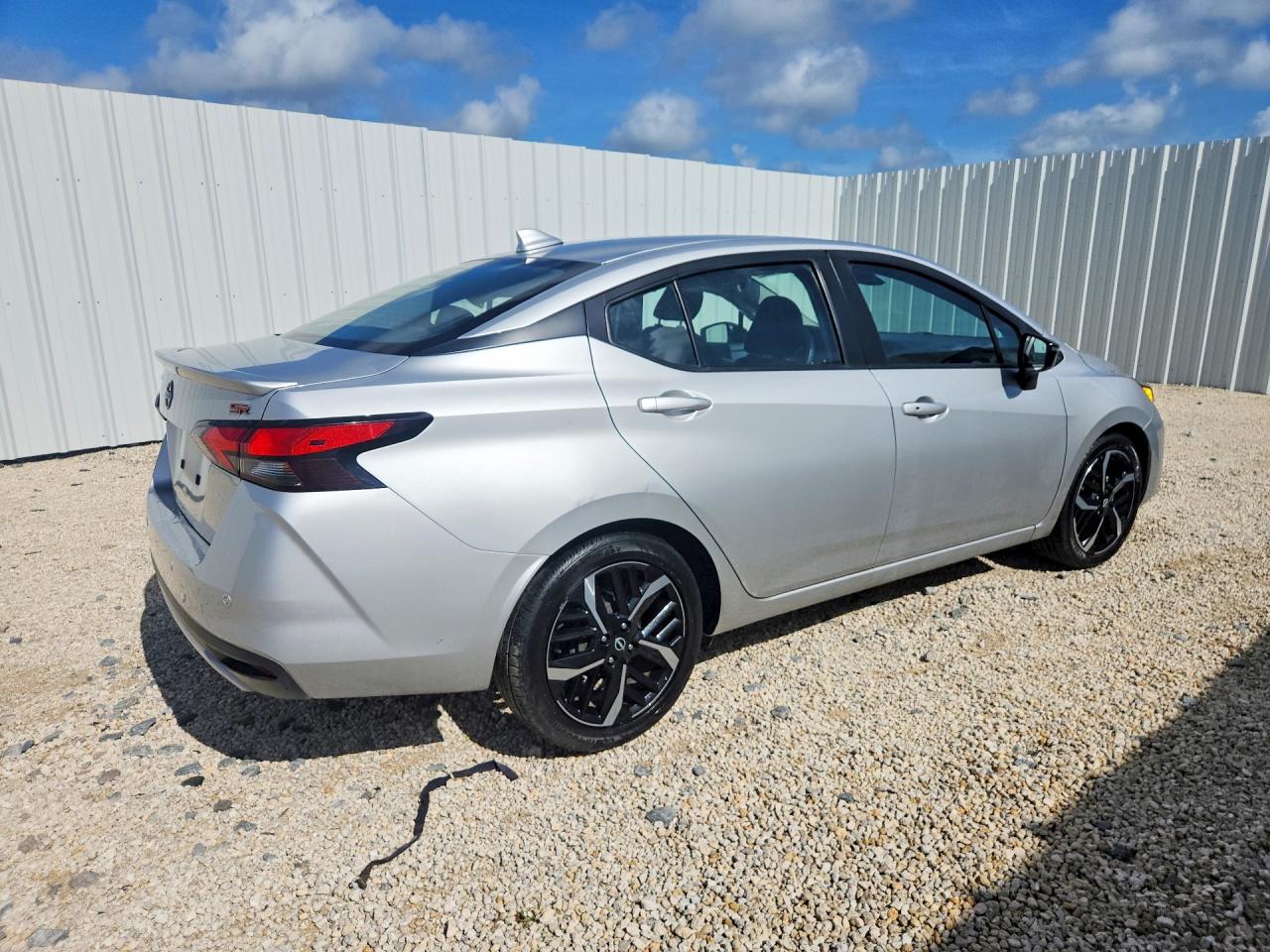 2024 NISSAN VERSA SR — снимка 3
