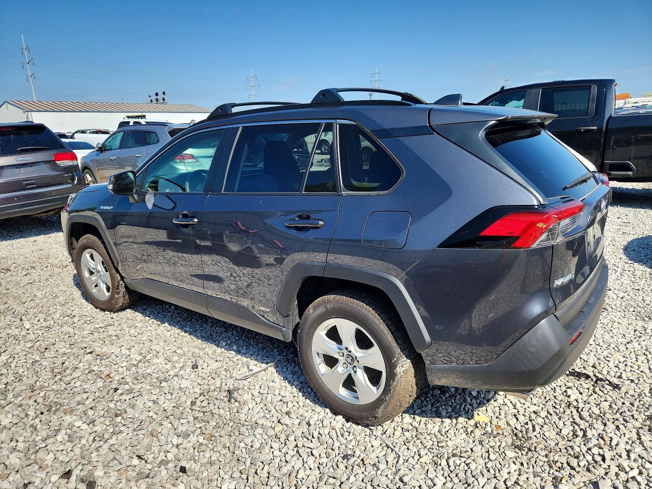 2019 TOYOTA RAV4 LE — снимка 2